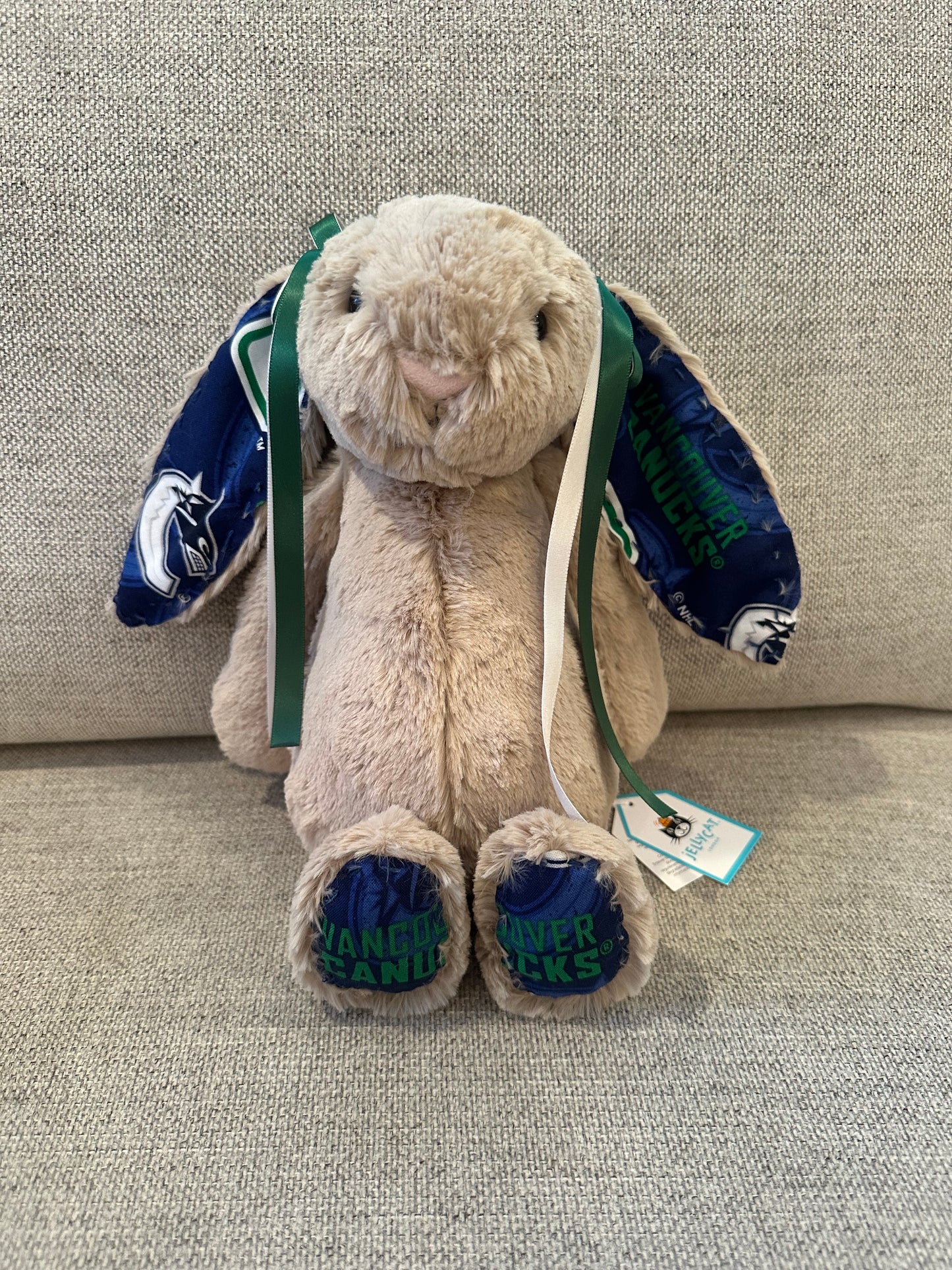 Adorable College Jellycat Bunnies 🐰